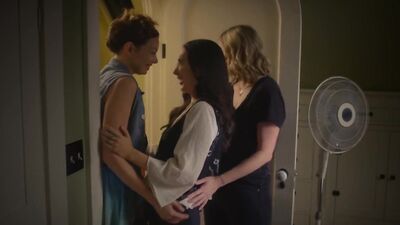Rachel Paulson, Julia Eringer, Kari Alison Hodge - Good Kisser (2019)