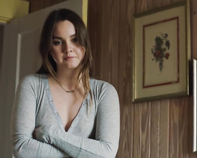 Liana Liberato naked - The Beach House (2019)