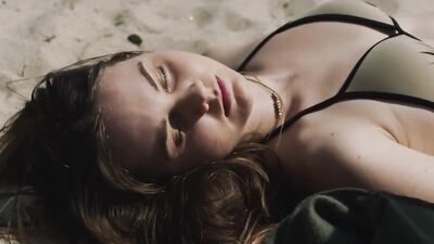 Liana Liberato naked - The Beach House (2019)