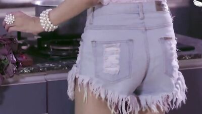 Sejal Shah, Gehana Vasisth - 1+1 (2019)