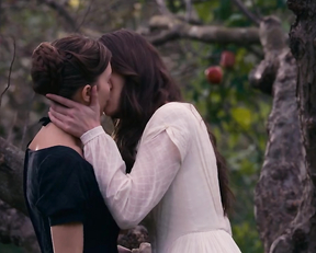 Hailee Steinfeld, Ella Hunt, Gus Birney - Dickinson s01e01-03