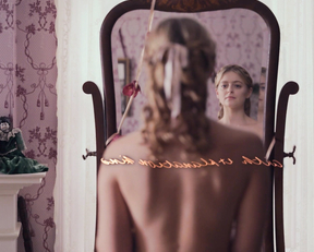 Hailee Steinfeld, Ella Hunt, Gus Birney - Dickinson s01e01-03