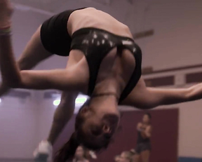 Willa Fitzgerald, Marlo Kelly, Herizen F. Guardiola - Dare Me s01e03 (2019)