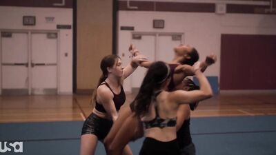 Willa Fitzgerald, Marlo Kelly, Herizen F. Guardiola - Dare Me s01e03 (2019)