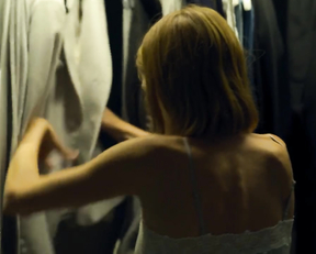 Emma Greenwell, Catherine Steadman - The Rook s01e03 (2019)