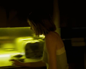 Emma Greenwell, Catherine Steadman - The Rook s01e03 (2019)