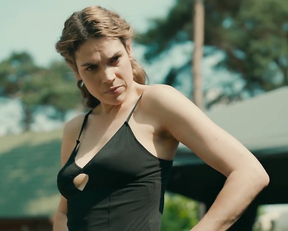 Anna Drijver, Elise Schaap - Undercover s01e01-08 (2018)