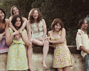 Hannah Murray, Dayle McLeod, Kayli Carter, Marianne Rendon, Julia Schlaepfer - Charlie Says (2018)