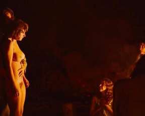 Hannah Murray, Dayle McLeod, Kayli Carter, Marianne Rendon, Julia Schlaepfer - Charlie Says (2018)