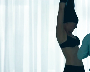 Emilie Blaser, Isabelle Caillat - Cellule de crise s01e04e06 (2020)