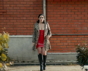 Hilda Karmen naked - Zakon i besporyadok s01e04-05 (2020)