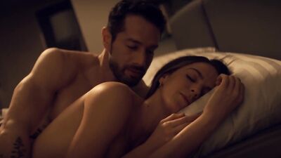 Tory Trowbridge naked - Tiny Pretty Things s01e02e04 (2020)