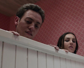 Biz Betzing naked - Shameless s11e02 (2020)