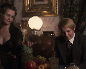 Aleksandra Pisula, Katarzyna Kraszewska, Katarzyna Kucharska, Joanna Majstrak - Krol s01e02 (2020)