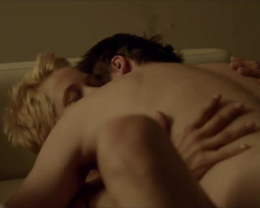 Nina Schwabe nude - Ein Fisch, der auf dem Rucken schwimmt (2020)