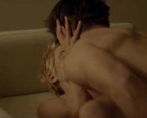 Nina Schwabe nude - Ein Fisch, der auf dem Rucken schwimmt (2020)