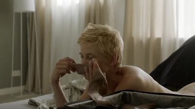 Nina Schwabe nude - Ein Fisch, der auf dem Rucken schwimmt (2020)
