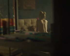 Mariya Lisovaya nude - Molodye i silnye vyzhivut s01e01 (2020)