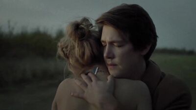 Mariya Lisovaya nude - Molodye i silnye vyzhivut s01e01 (2020)
