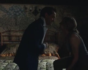 Carrie Coon nude - The Nest (2020)