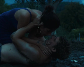 Adele Exarchopoulos naked - Revenir (2019)