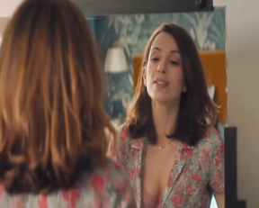 Aure Atika naked - 10 Jours Sans Maman (2020)