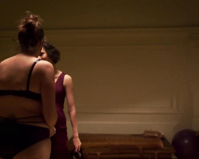 Eva Hacurova nude - Jak si nepodelat zivot s01e01 (2019)