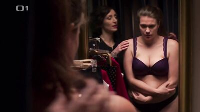 Eva Hacurova nude - Jak si nepodelat zivot s01e01 (2019)