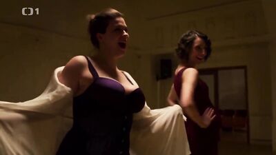 Eva Hacurova nude - Jak si nepodelat zivot s01e01 (2019)