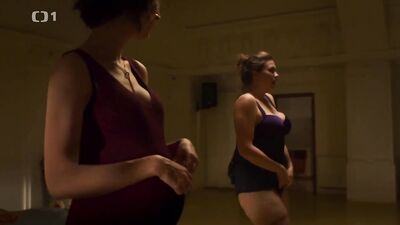 Eva Hacurova nude - Jak si nepodelat zivot s01e01 (2019)