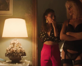 Daniela Santiago, Jedet, Sophia Lamar, Lara Martorell - Veneno s01e04 (2020)