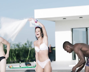 Beatrice Barichella, Jordan Kristine Seamon, Francesca Scorsese, Lisa Lazzaro, Vittoria Bottin - We Are Who We Are s01e04 (2020)