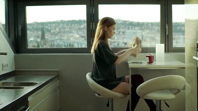 Farina Flebbe naked - Elenore (2020)