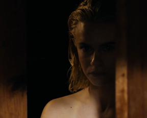 Ema Horvath, Mena Suvari - What Lies Below (2020)