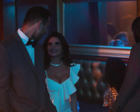 Aimee Carrero, Emma Roberts, Kristin Chenoweth, Nicola Peltz - Holidate (2020)