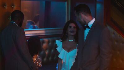 Aimee Carrero, Emma Roberts, Kristin Chenoweth, Nicola Peltz - Holidate (2020)