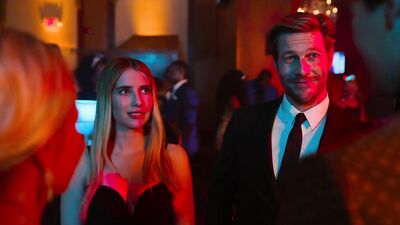 Aimee Carrero, Emma Roberts, Kristin Chenoweth, Nicola Peltz - Holidate (2020)