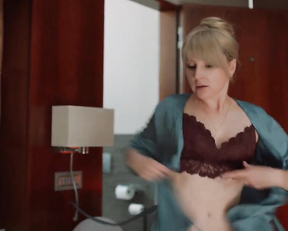 Olga Medynich nude - Idealnaya semya s01e05 (2020)