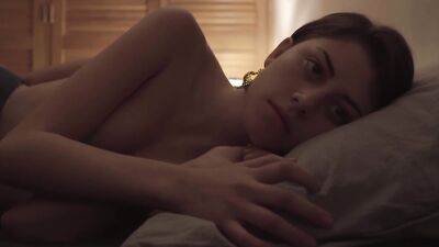 Angela Vazquez nude - Un inocente relato (2019)