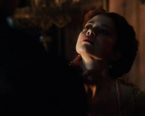 Charlotte Hope, Stephanie Levi-John - The Spanish Princess s02e01 (2020)