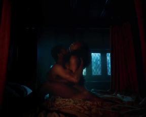 Charlotte Hope, Stephanie Levi-John - The Spanish Princess s02e01 (2020)