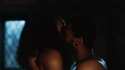 Charlotte Hope, Stephanie Levi-John - The Spanish Princess s02e01 (2020)