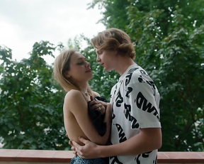 Anastasiya Krylova, Natalya Bardo - Trudnyye podrostki s02e03 (2020)