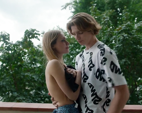 Anastasiya Krylova, Natalya Bardo - Trudnyye podrostki s02e03 (2020)