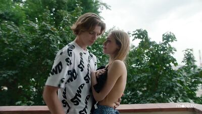 Anastasiya Krylova, Natalya Bardo - Trudnyye podrostki s02e03 (2020)