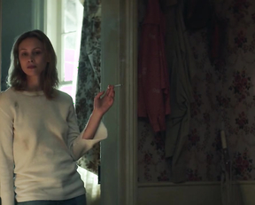 Sarah Gadon, Lola Kirke, Hong Chau - American Woman (2019)