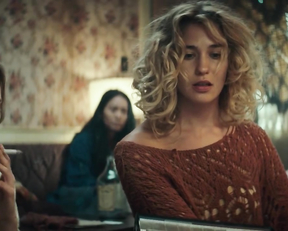 Sarah Gadon, Lola Kirke, Hong Chau - American Woman (2019)