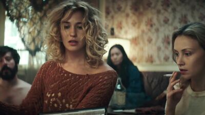 Sarah Gadon, Lola Kirke, Hong Chau - American Woman (2019)