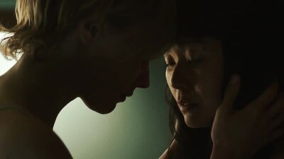 Sarah Gadon, Lola Kirke, Hong Chau - American Woman (2019)