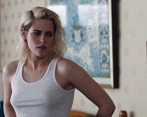 Mackenzie Davis, Kristen Stewart - Happiest Season (2020)